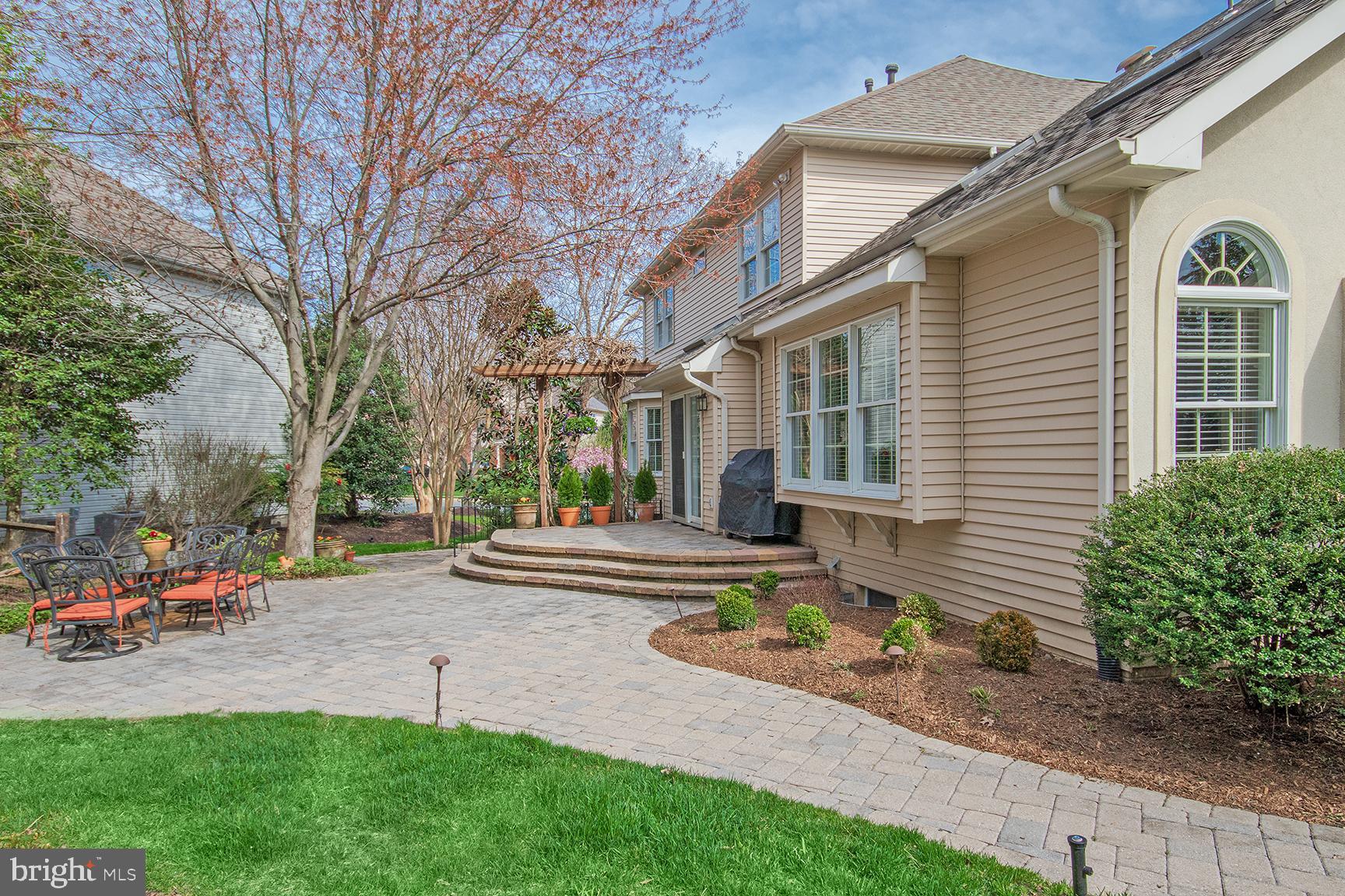 1319 Aldbury Way Reston, VA 20194 - Photo 5 of 78 view of back patio