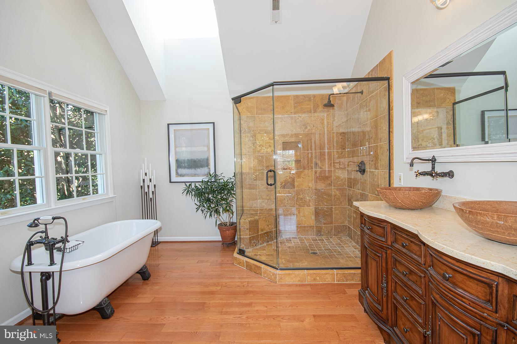 1319 Aldbury Way Reston, VA 20194 - Photo 42 of 78 ton s of natural light