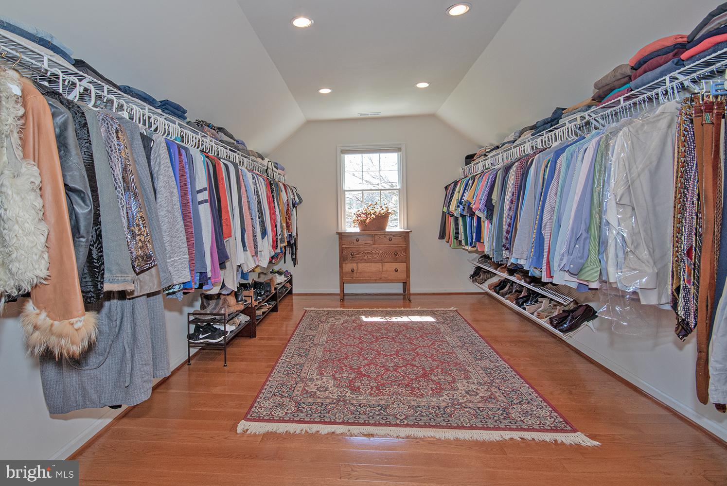 1319 Aldbury Way Reston, VA 20194 - Photo 47 of 78 huge master closet. Lots of room!