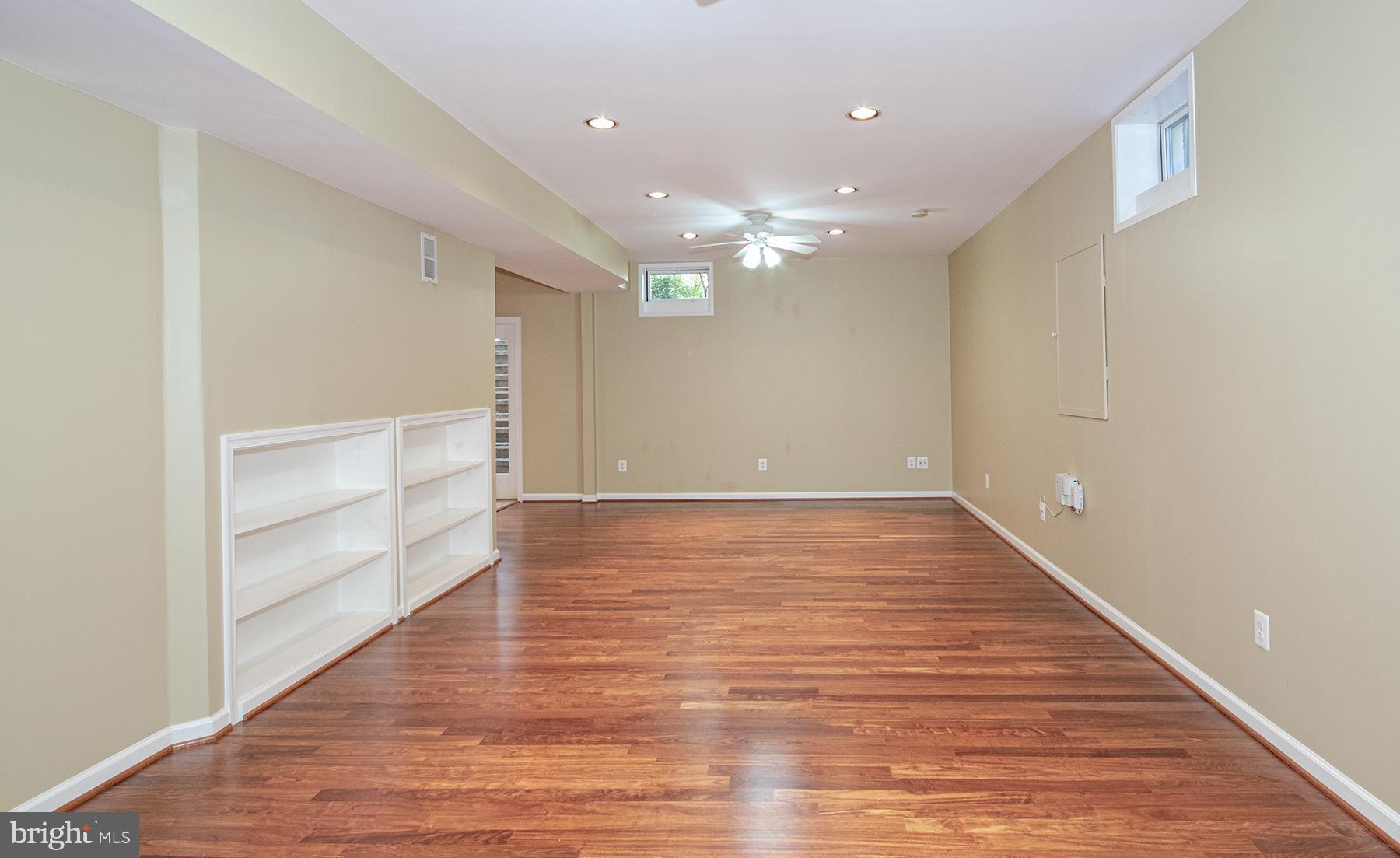 1319 Aldbury Way Reston, VA 20194 - Photo 65 of 78 great built ins