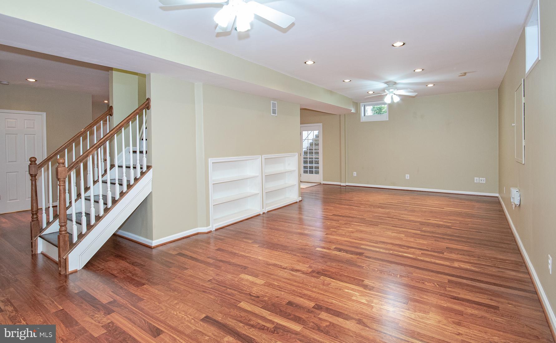 1319 Aldbury Way Reston, VA 20194 - Photo 66 of 78 stairs to lower level huge rec room