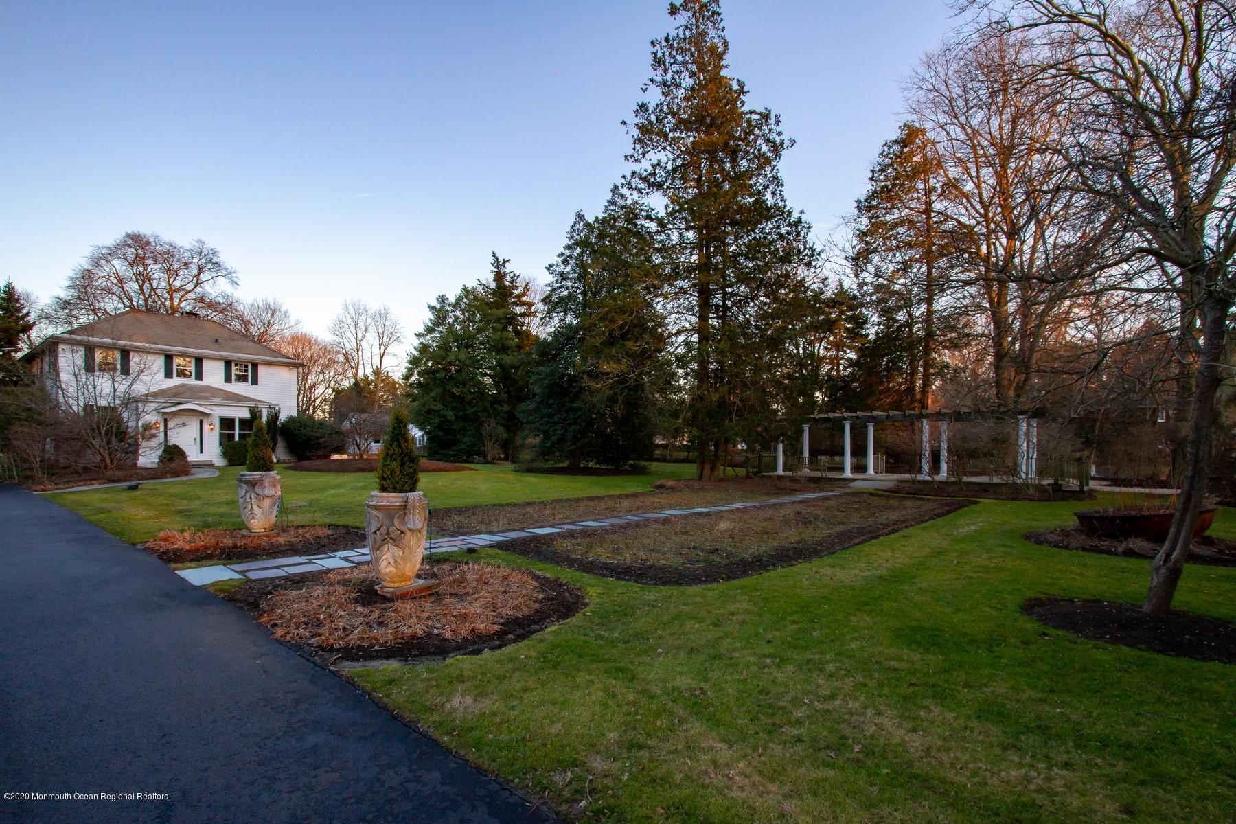 11 Conover Lane Rumson, NJ 07760 - Photo 3 of 55 Main residence