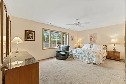 $349,000 | 1000 Deerfield Road, Unit 101, Highland Park, IL 60035