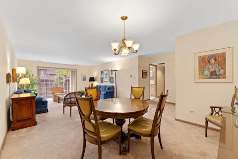 $349,000 | 1000 Deerfield Road, Unit 101, Highland Park, IL 60035
