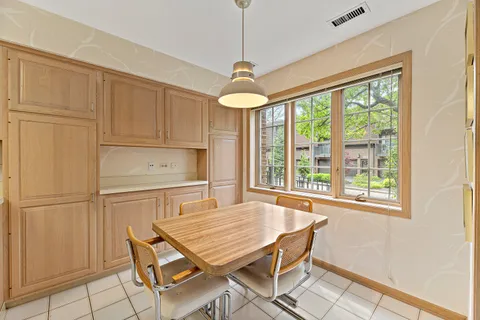 $349,000 | 1000 Deerfield Road, Unit 101, Highland Park, IL 60035