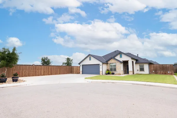 $370,000 | 5001 Prospect Avenue, Lubbock, TX 79407