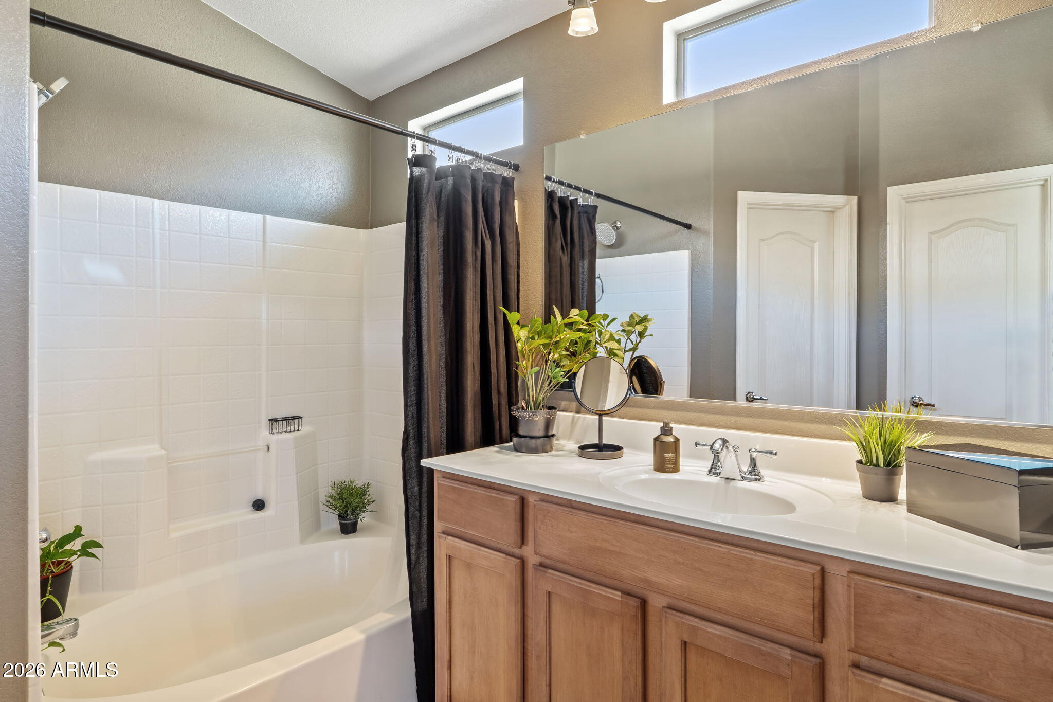 2725 East Mine Creek Road, Unit 2056 Phoenix, AZ 85024 - Photo 7 of 28 Primary Bath!