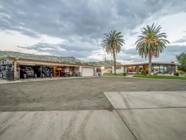 $1,585,000 | 31204 Sierra Drive, Exeter, CA 93221