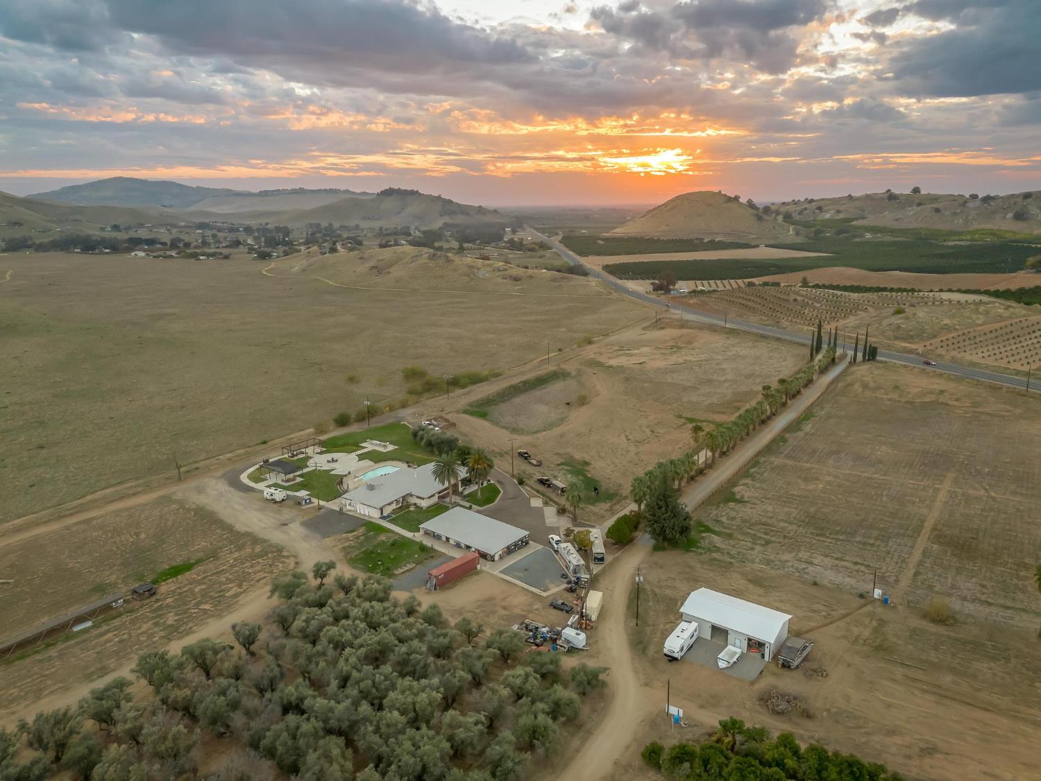 31204 Sierra Drive Exeter, CA 93221 - Photo 2 of 76 a view of a lake in middle of the town