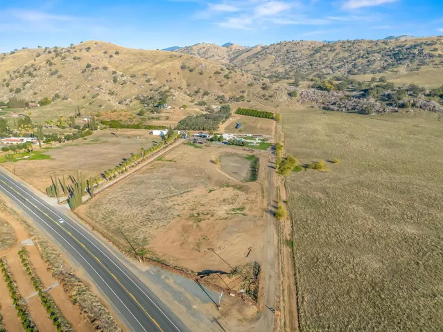 $1,585,000 | 31204 Sierra Drive, Exeter, CA 93221