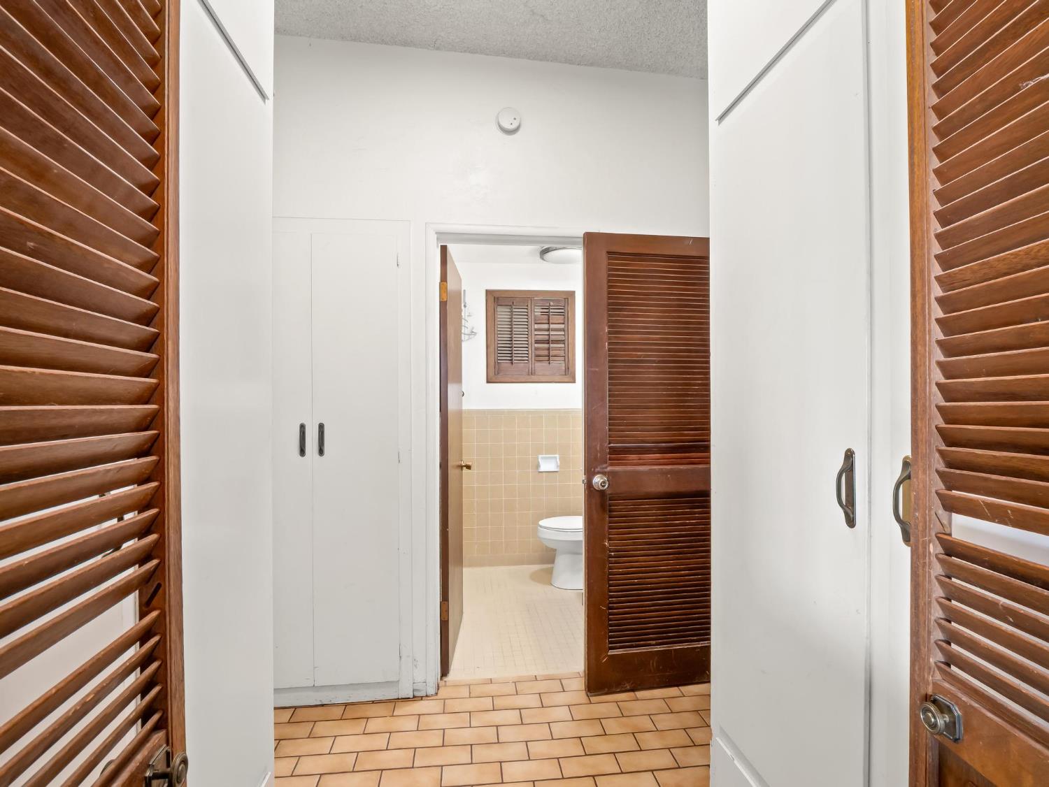 31204 Sierra Drive Exeter, CA 93221 - Photo 27 of 76 a bathroom with a shower