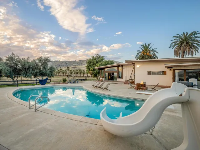 $1,585,000 | 31204 Sierra Drive, Exeter, CA 93221