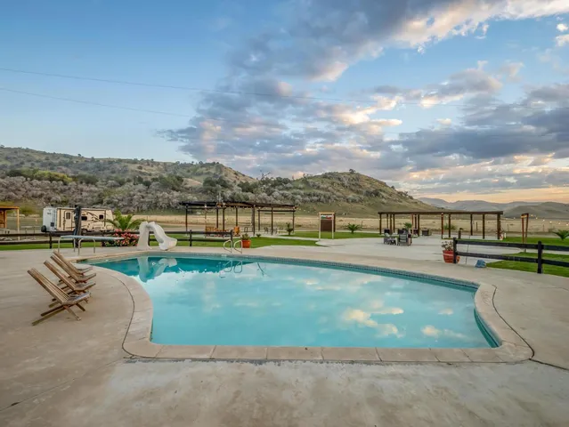 $1,585,000 | 31204 Sierra Drive, Exeter, CA 93221