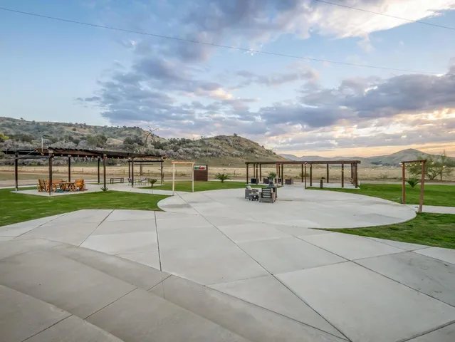 $1,585,000 | 31204 Sierra Drive, Exeter, CA 93221