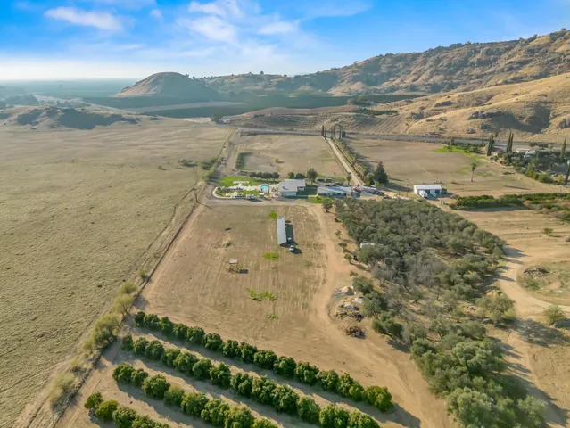 $1,585,000 | 31204 Sierra Drive, Exeter, CA 93221