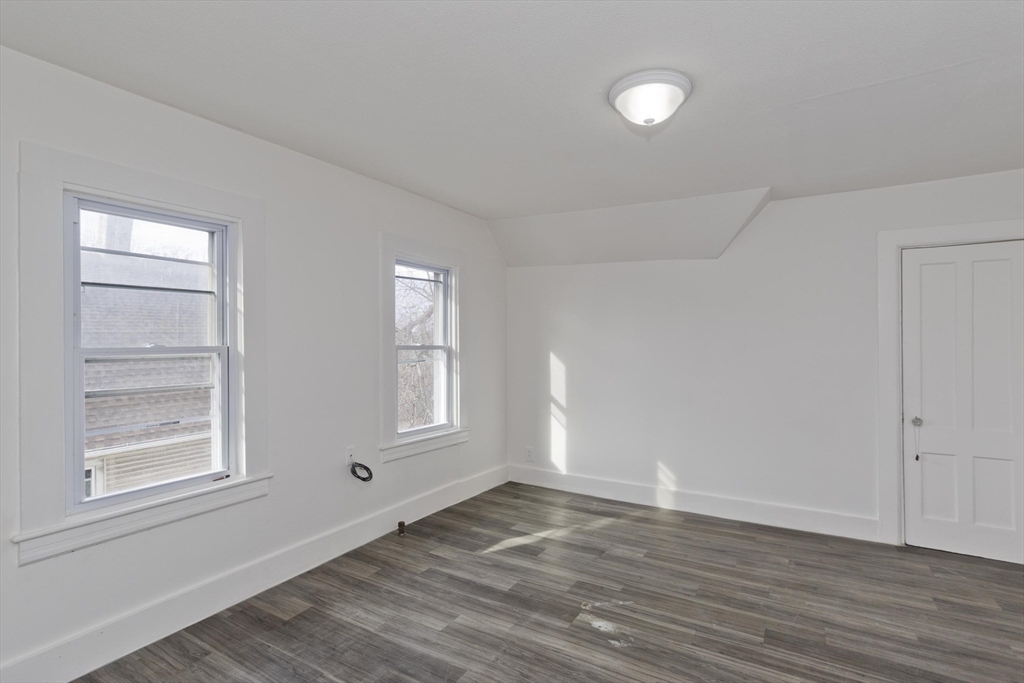 26 Huntington Street Springfield, MA 01107 - Photo 20 of 27