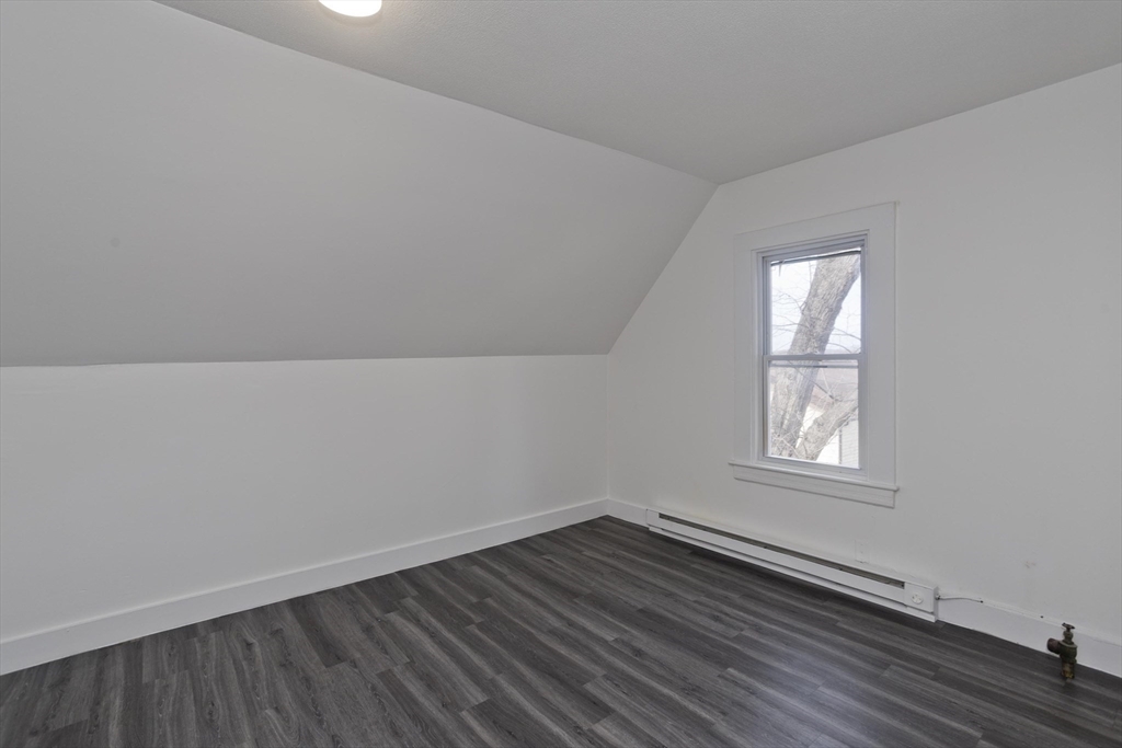 26 Huntington Street Springfield, MA 01107 - Photo 9 of 27