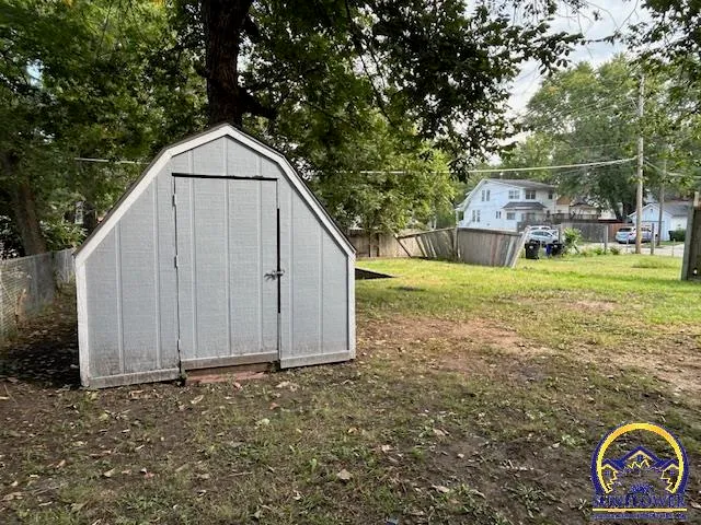 $149,950 | 734 Southwest Lindenwood Avenue, Topeka, KS 66606