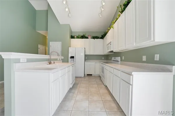 $305,000 | 568 Hilltop Townes Drive, Eureka, MO 63025