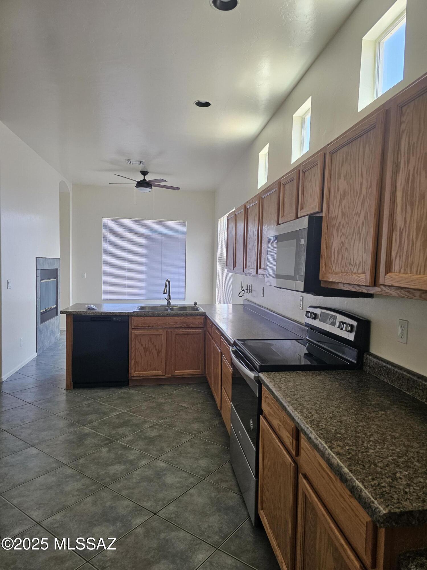 887 Manzanilla Way Rio Rico, AZ 85648 - Photo 21 of 28