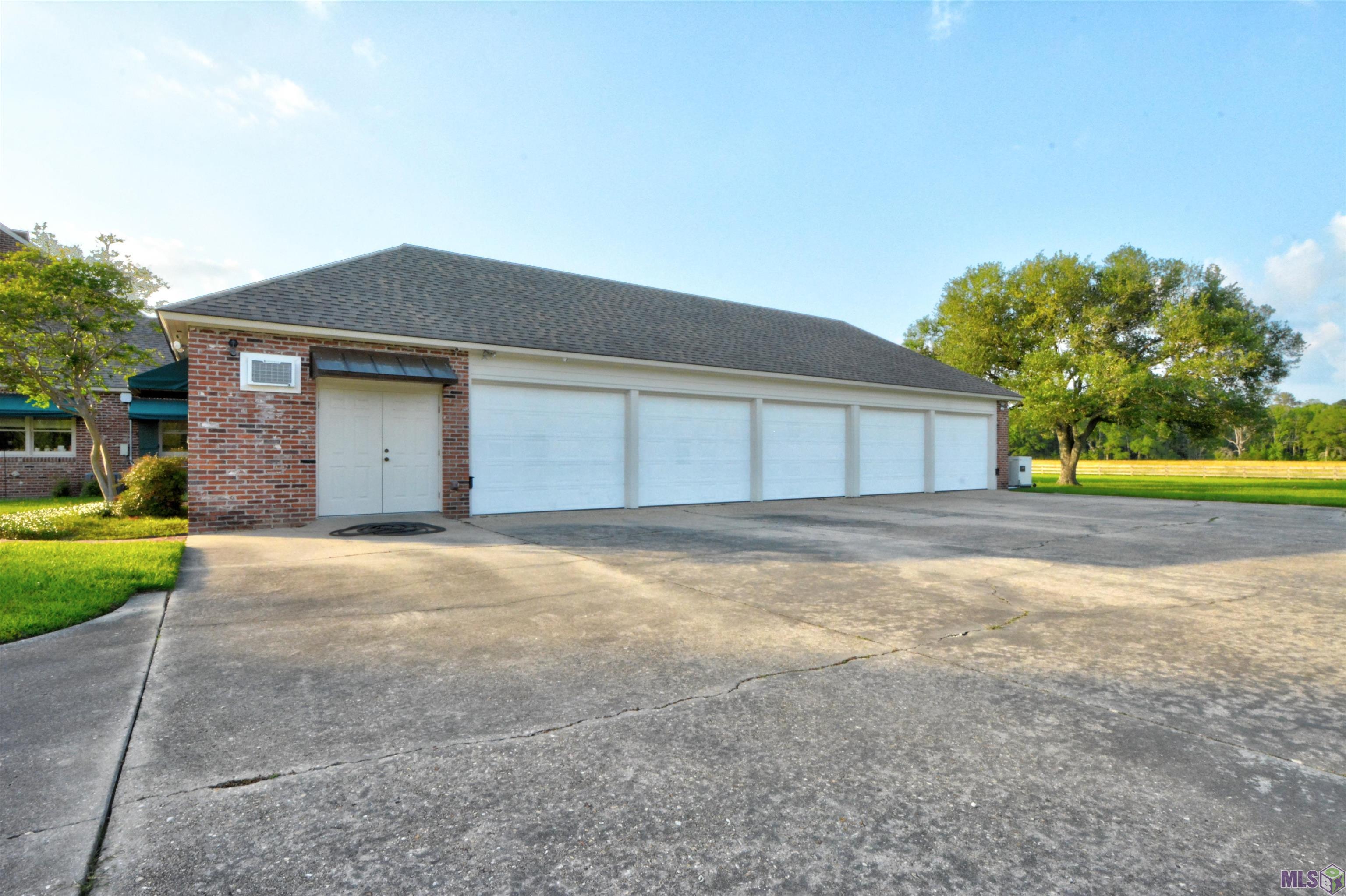 13251 Greenwell Springs Port Hudson Road Central, LA 70770 - Photo 18 of 34