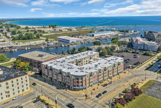 $235,000 | 141 Main Street, Unit 429, Racine, WI 53403