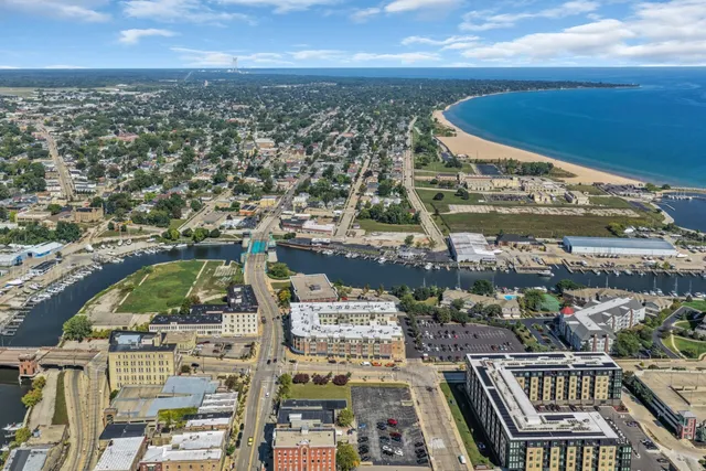 $235,000 | 141 Main Street, Unit 429, Racine, WI 53403