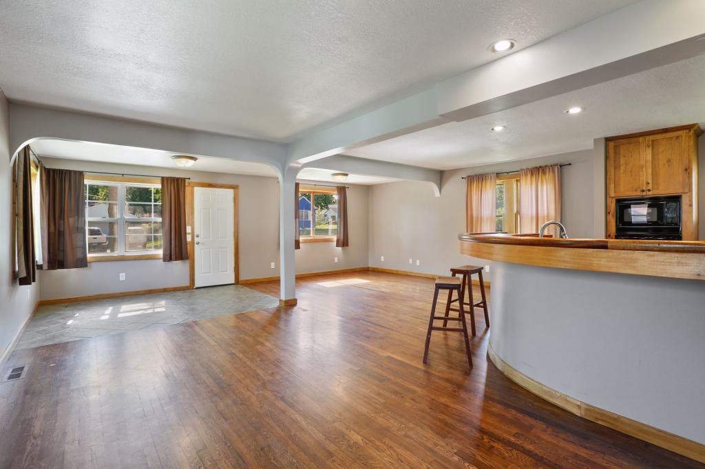 1425 Ruth Street North St. Paul, MN 55119 - Photo 2 of 23