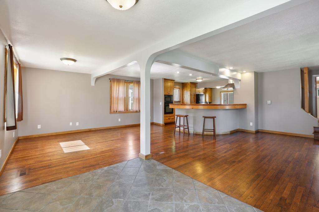 1425 Ruth Street North St. Paul, MN 55119 - Photo 3 of 23