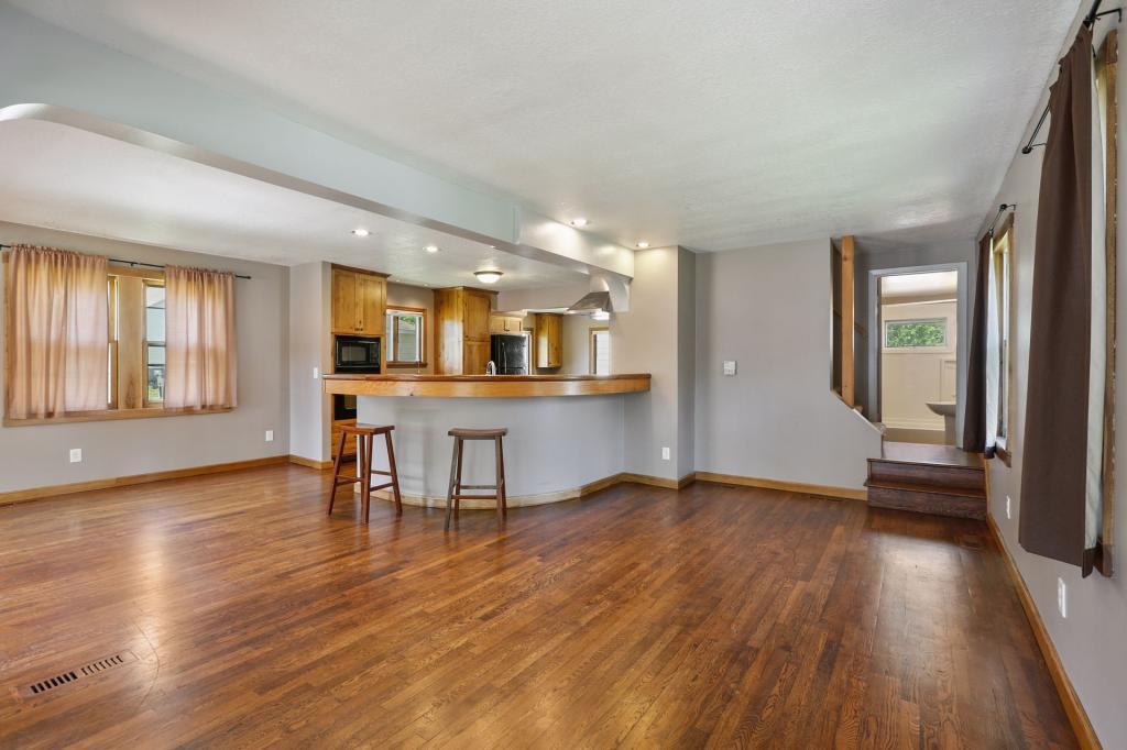 1425 Ruth Street North St. Paul, MN 55119 - Photo 5 of 23