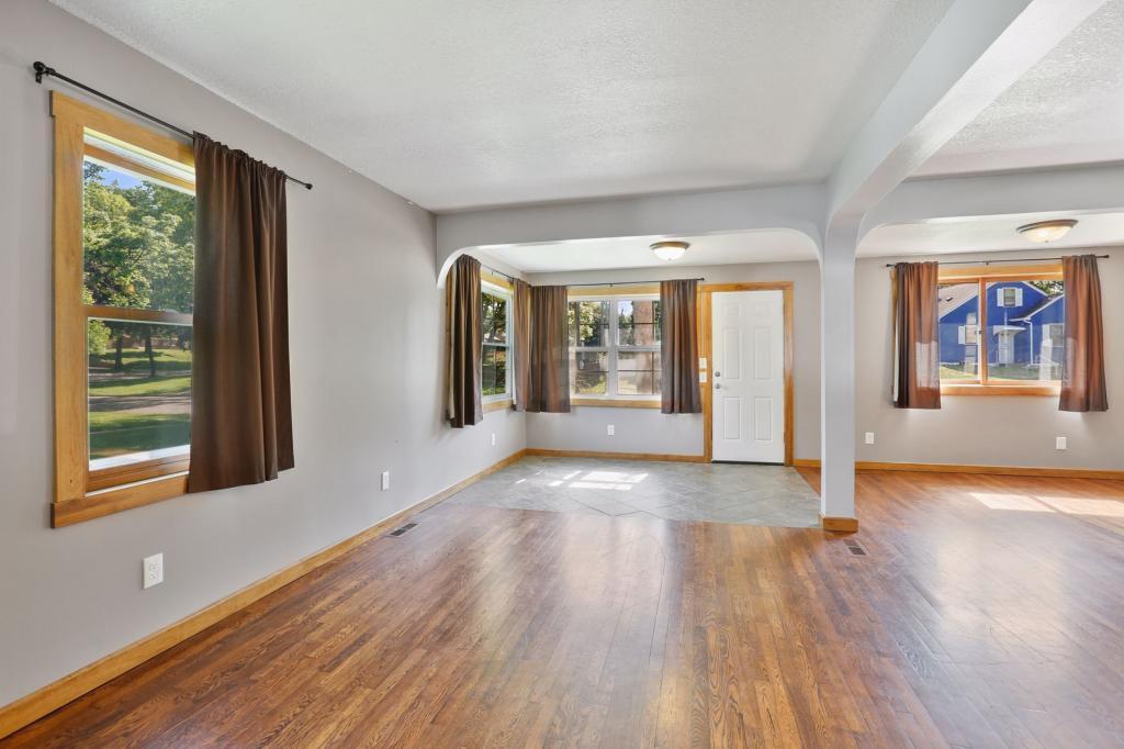 1425 Ruth Street North St. Paul, MN 55119 - Photo 6 of 23