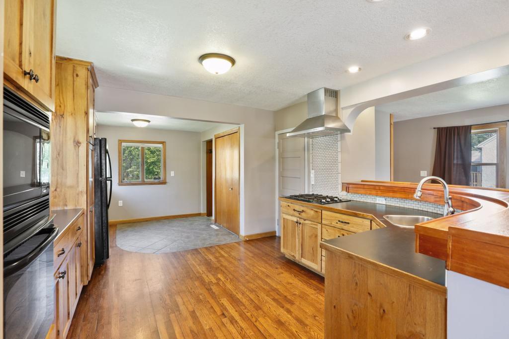 1425 Ruth Street North St. Paul, MN 55119 - Photo 9 of 23