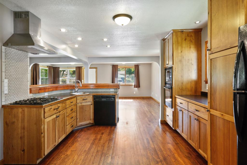 1425 Ruth Street North St. Paul, MN 55119 - Photo 10 of 23