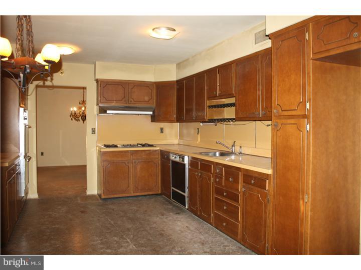 1170 Somers Drive Huntingdon Valley, PA 19006 - Photo 12 of 25 Kitchen