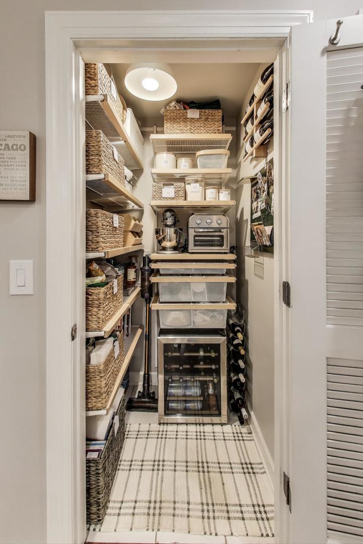 1533 North Cleveland Avenue, Unit 1S Chicago, IL 60610 - Photo 12 of 36 a view of a walk in closet