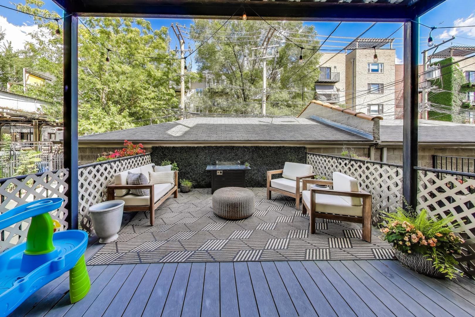 1533 North Cleveland Avenue, Unit 1S Chicago, IL 60610 - Photo 18 of 36 a outdoor living with furniture