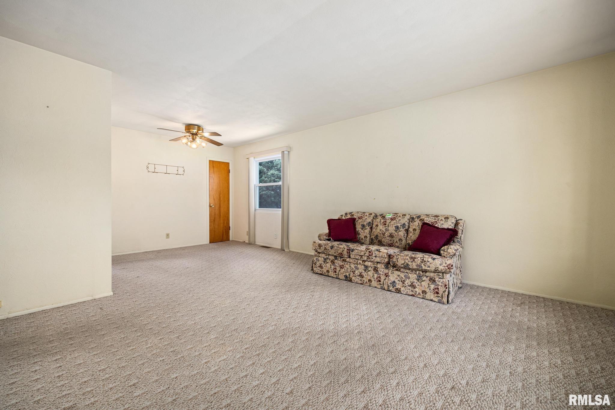 411 Manor Street Pekin, IL 61554 - Photo 6 of 29