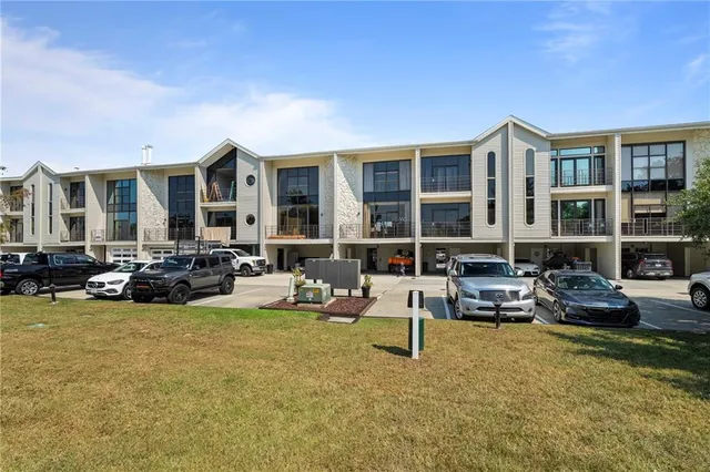 $365,000 | 127 Highway 22, Unit S17, Madisonville, LA 70447