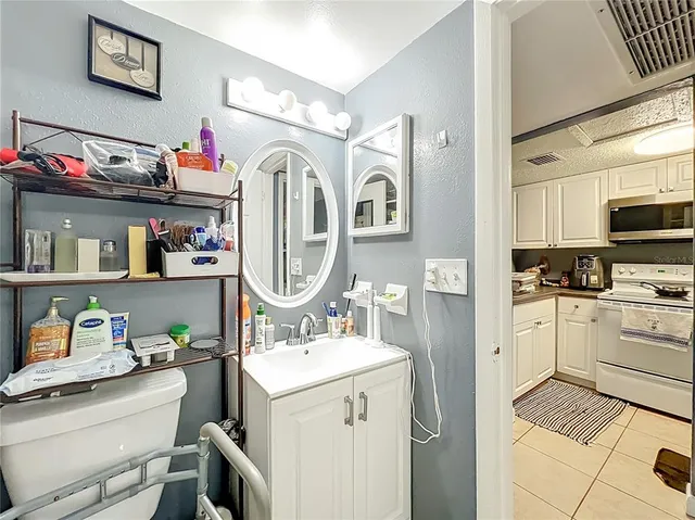 $129,000 | 582 Orange Drive, Unit 100, Altamonte Springs, FL 32701