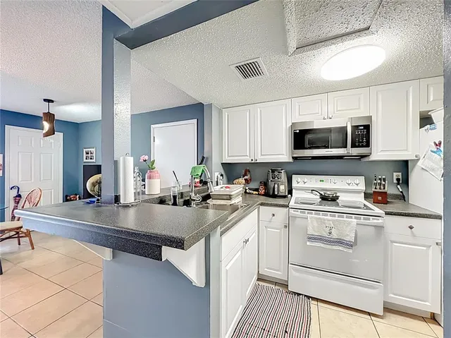 $129,000 | 582 Orange Drive, Unit 100, Altamonte Springs, FL 32701