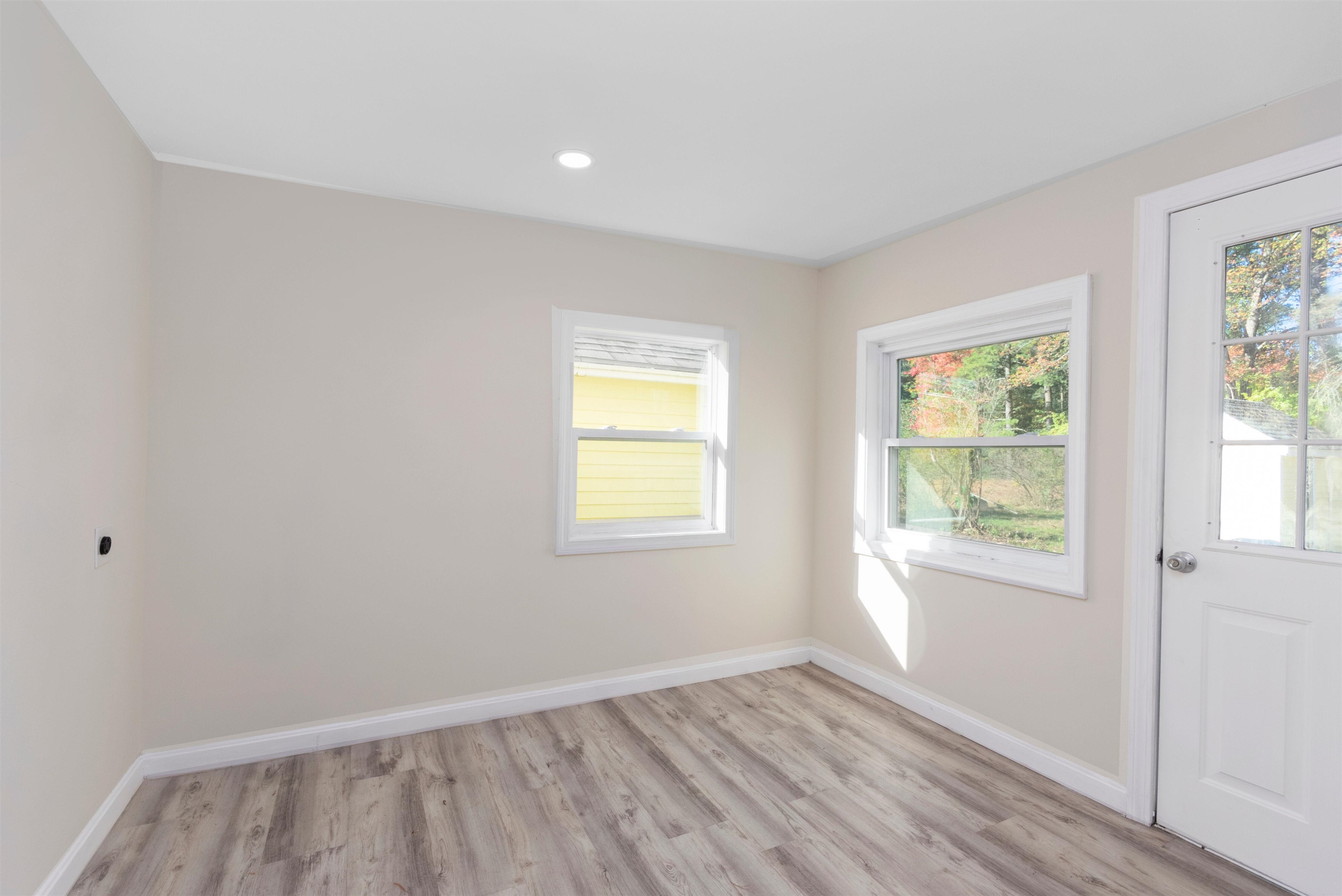 81 North Main Street Salem, NH 03079 - Photo 16 of 28