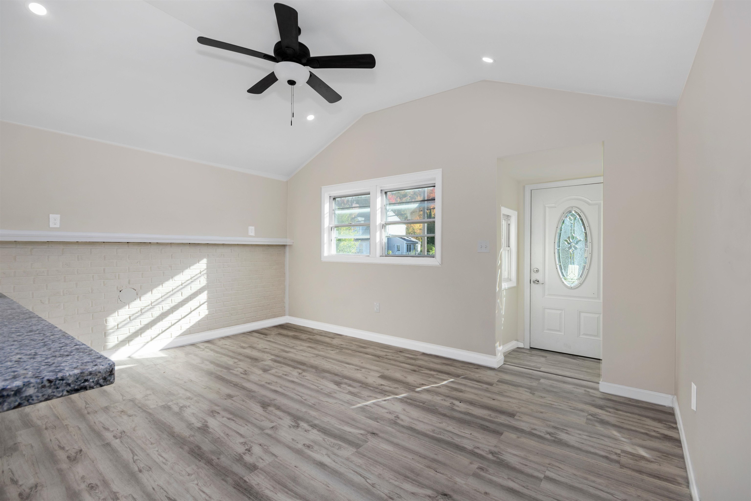 81 North Main Street Salem, NH 03079 - Photo 9 of 28