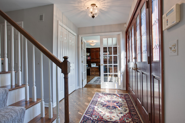 670 Green Bay Road Lake Bluff, IL 60044 - Photo 2 of 25