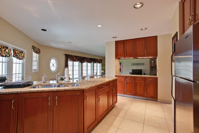 670 Green Bay Road Lake Bluff, IL 60044 - Photo 10 of 25