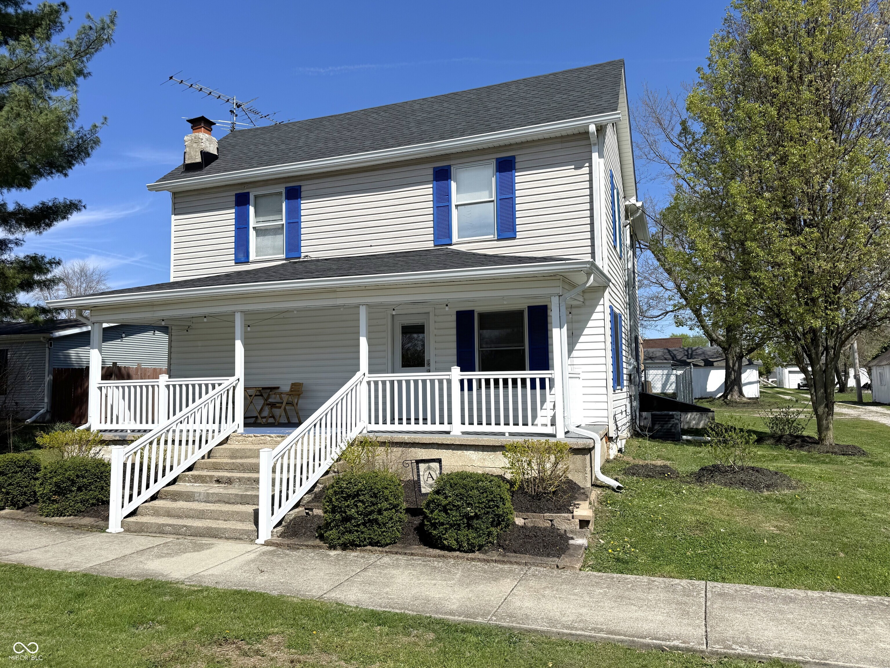 321 North Washington Street Ladoga, IN 47954 - Photo 2 of 33