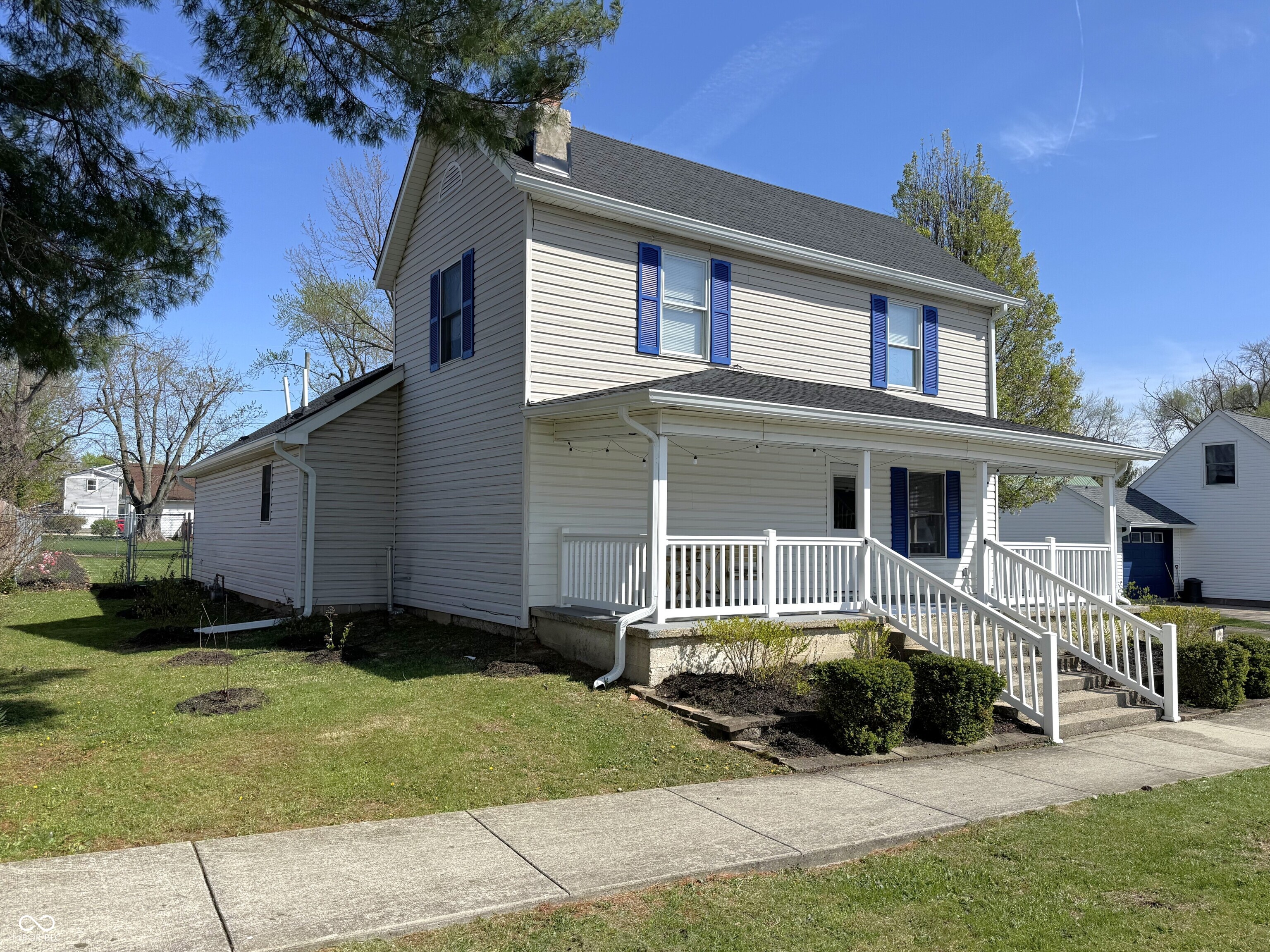 321 North Washington Street Ladoga, IN 47954 - Photo 3 of 33