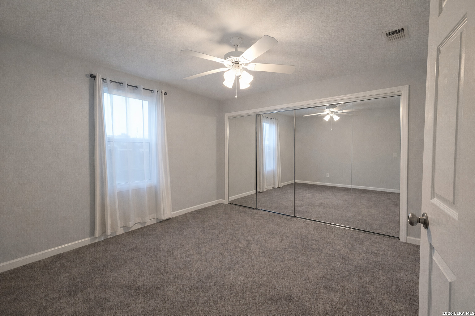 640 Ave J Poteet, TX 78065 - Photo 4 of 9