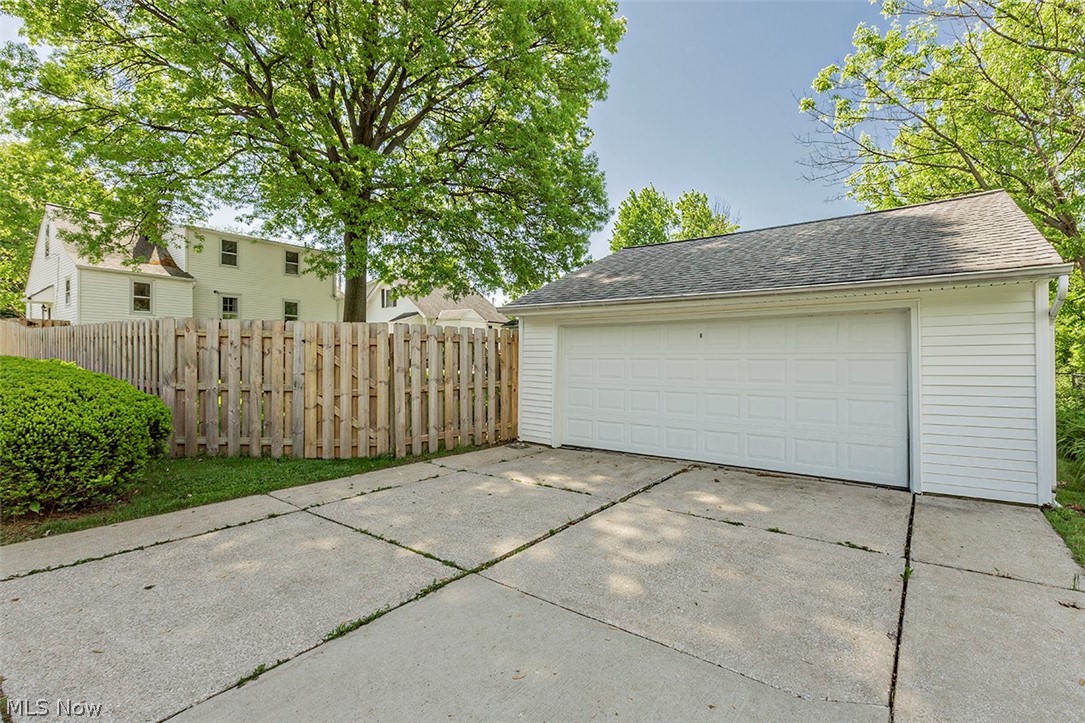 1652 Brainard Road Lyndhurst, OH 44124 - Photo 31 of 35