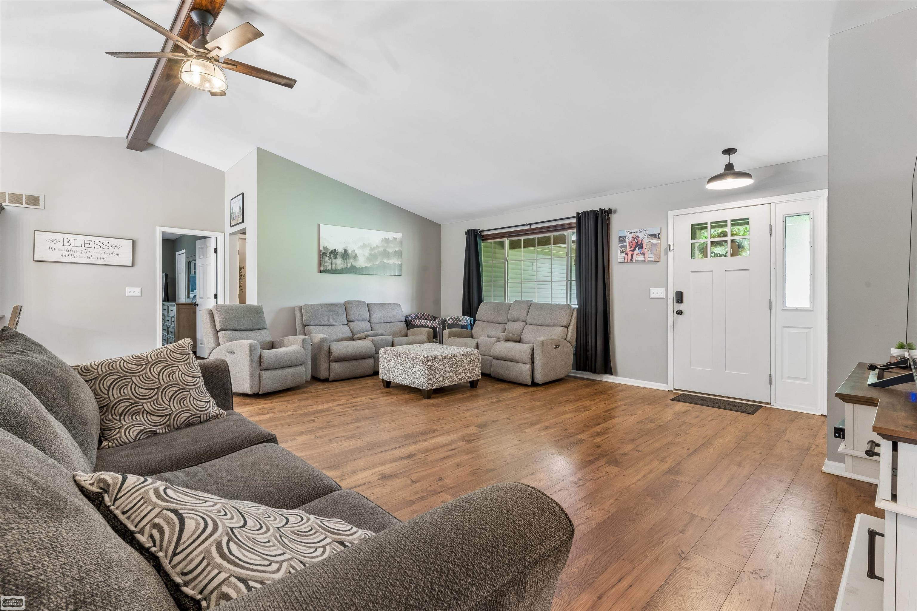 5765 Roberts Road Marine City, MI 48039 - Photo 6 of 34 50220656-ee9db0a5-e089-4ea5-afdb-7c0c9bfc0937.JPG