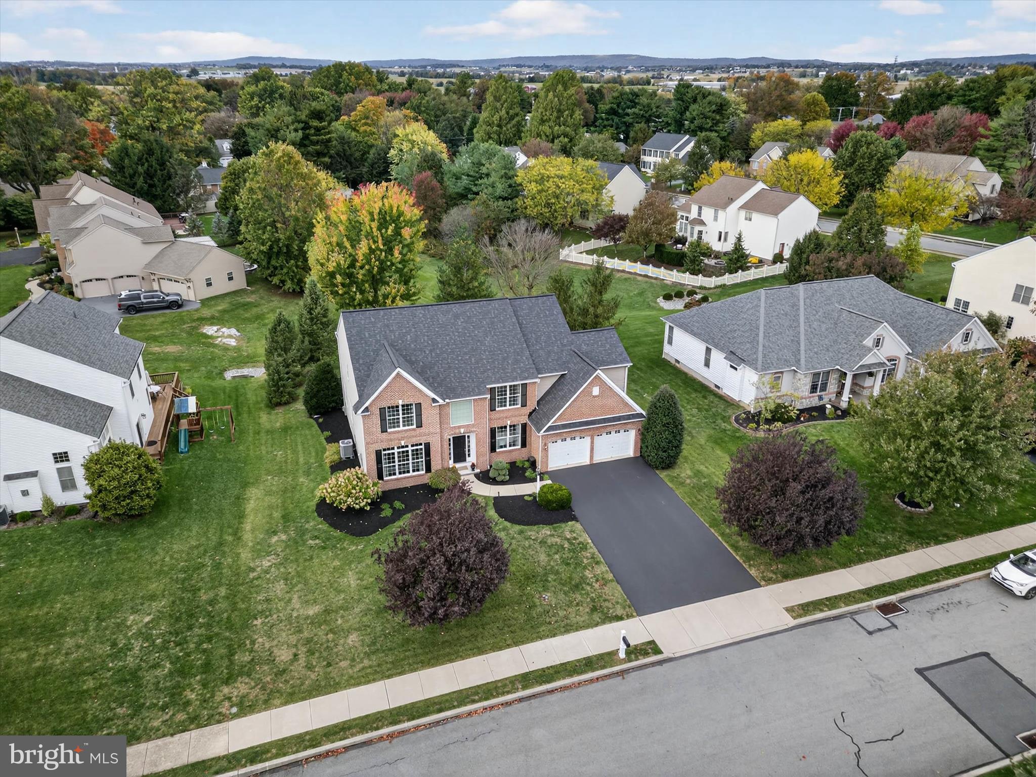 213 Barkay Crossing Lititz, PA 17543 - Photo 4 of 112